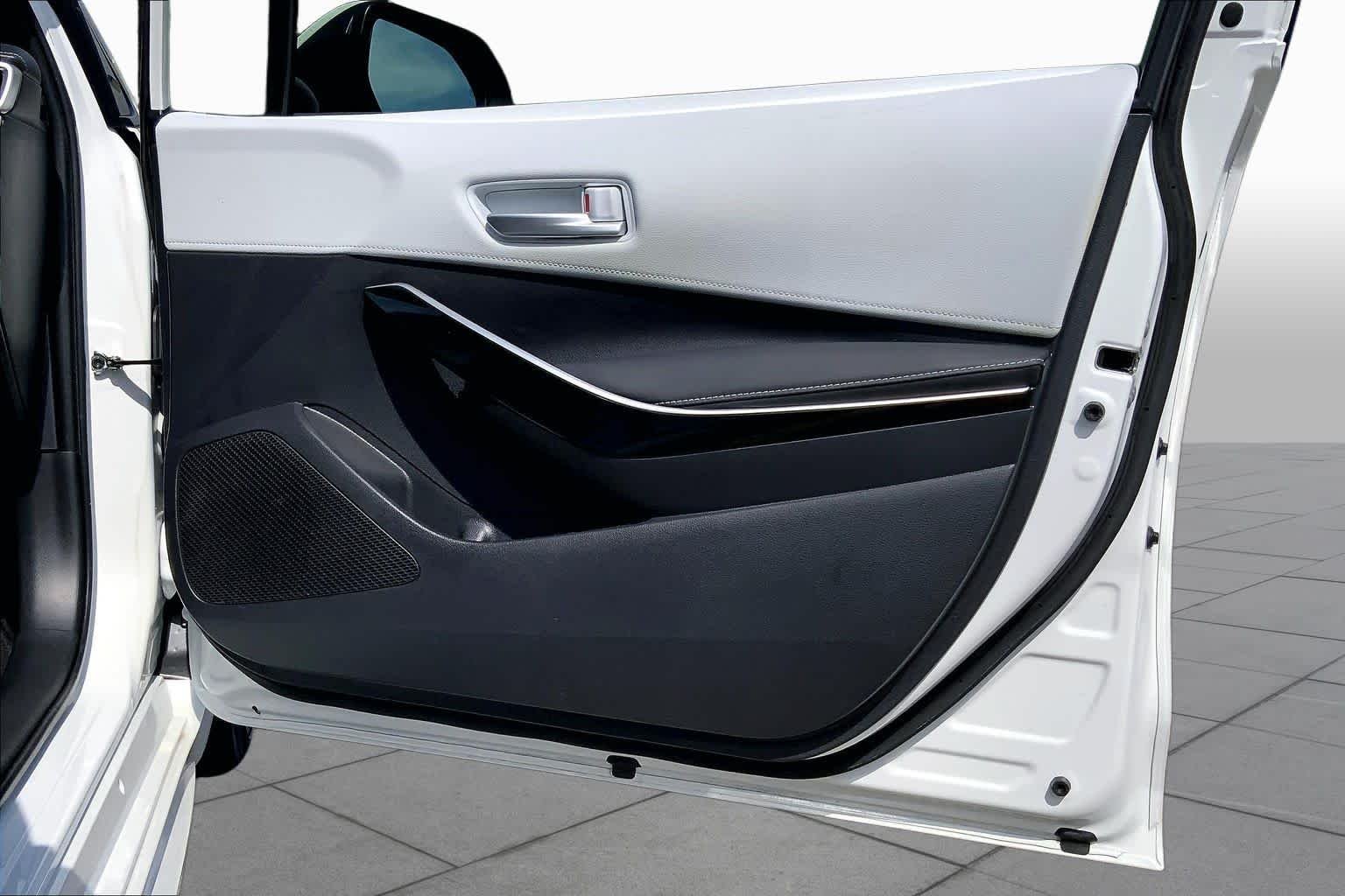 Used 2024 Wind Chill Pearl Toyota XSE image 22