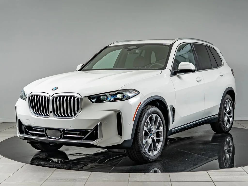 New 2026 Alpine White BMW xDrive40i image 1