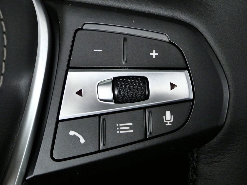 Used 2026 Blue Ridge Mountain Metallic BMW xDrive40i image 43
