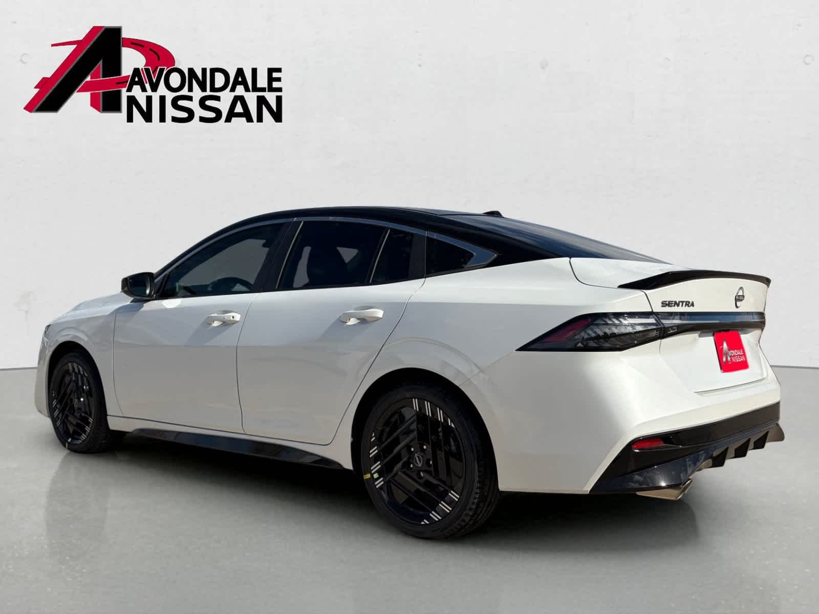New 2027 Aspen White Tricoat/Super Black Nissan SR image 5
