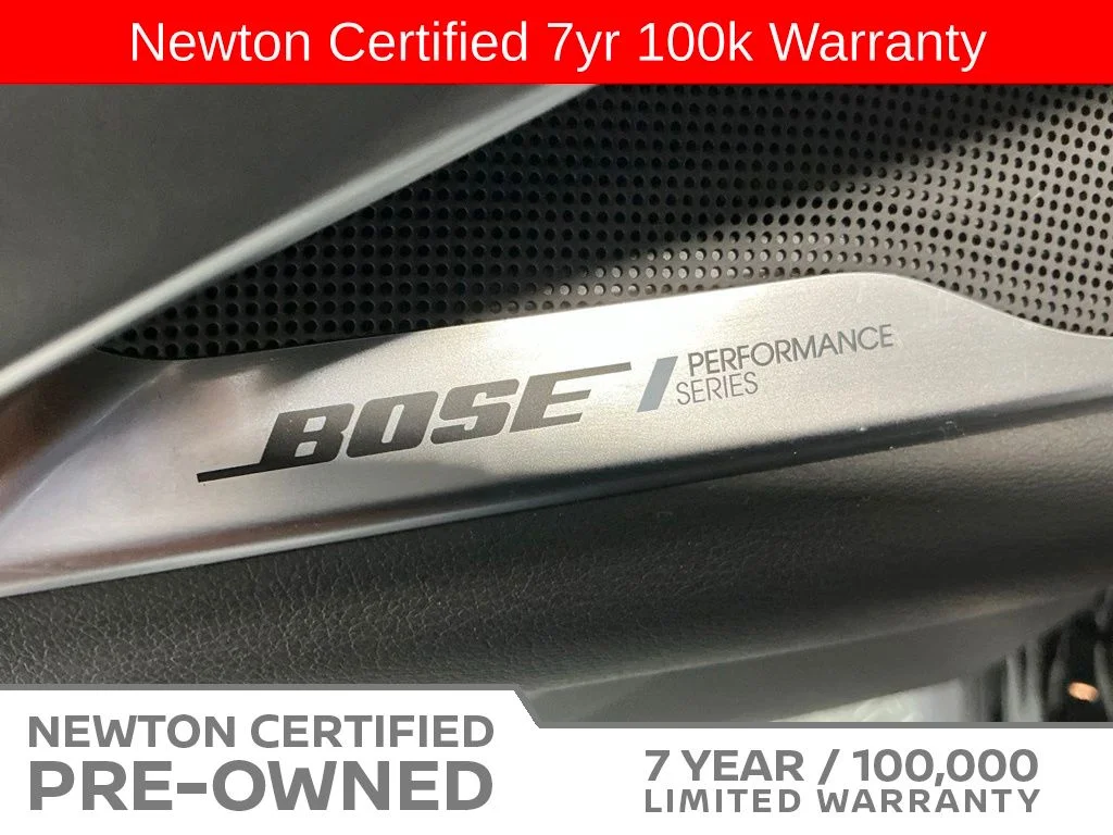 Certified Used 2025 Mineral Black INFINITI LUXE image 9