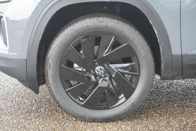 New 2026 Pure Gray Volkswagen 2.0T SE w/Technology image 14