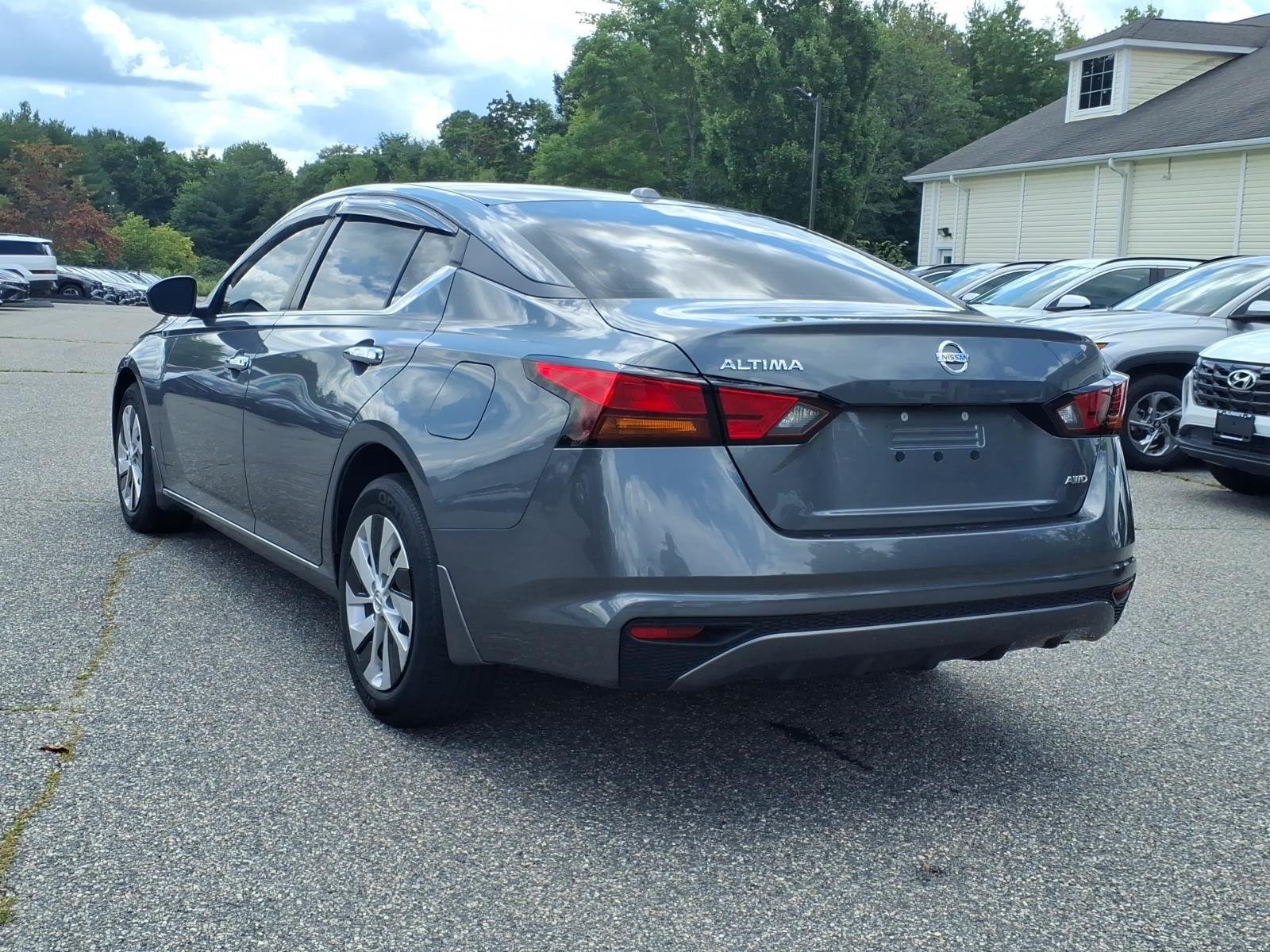 Used 2019 Gun Metallic Nissan 2.5 S image 7