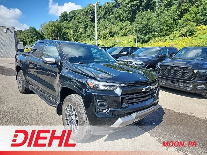 Used 2025 Black Chevrolet Z71 image 1