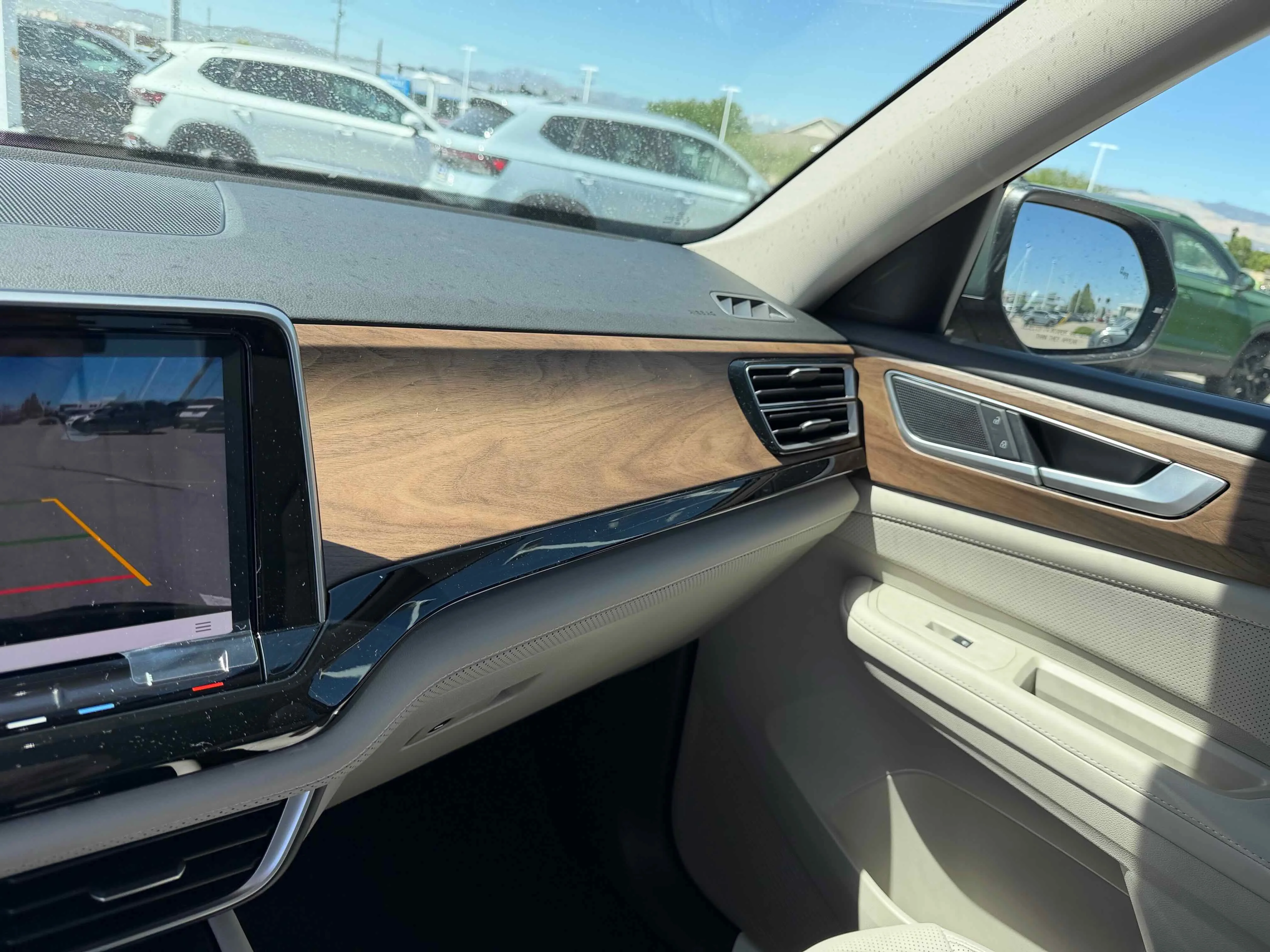 New 2026 Green Volkswagen 2.0T SE w/Technology image 21