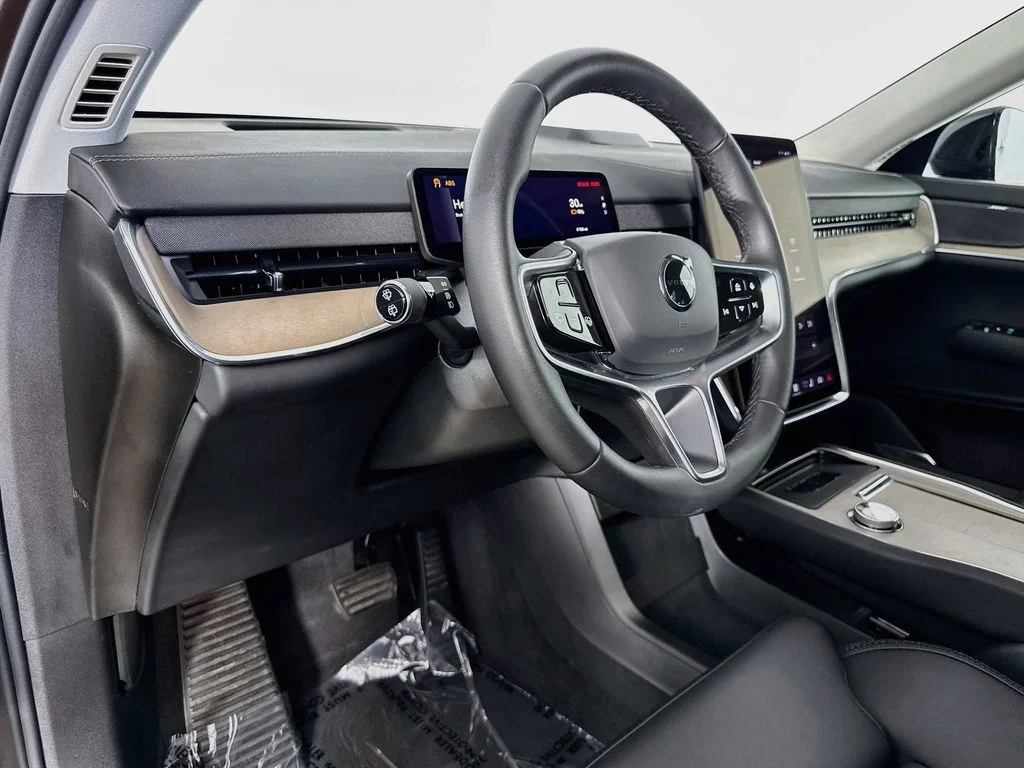 Used 2025 Gray Volvo Twin Motor Plus image 9