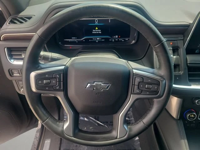 Used 2023 Black Chevrolet Z71 image 26