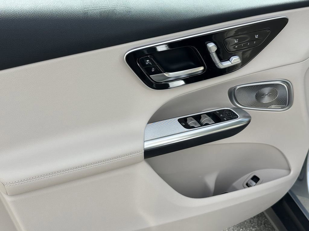 New 2026 Cirrus Silver Metallic Mercedes-Benz GLC 300 image 11