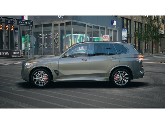 New 2026 Dravit Grey Metallic BMW xDrive50e image 4