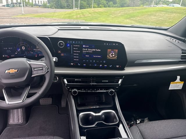 2027 Chevrolet Traverse LT - Photo 18