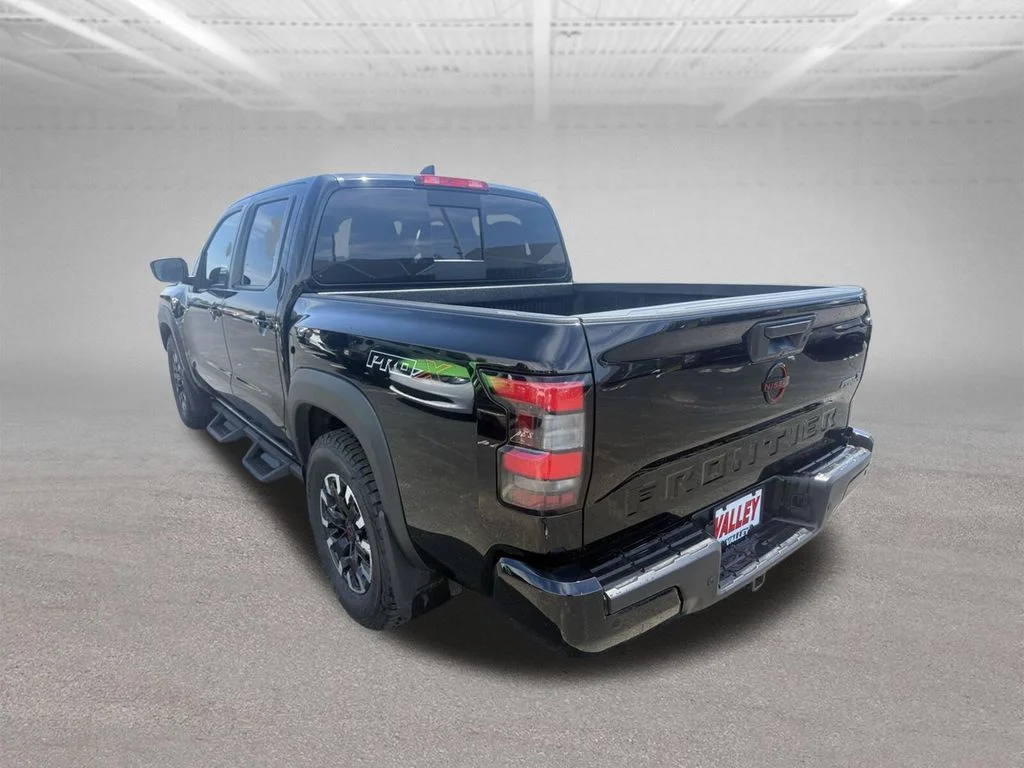 Used 2023 Black Nissan PRO-X image 10