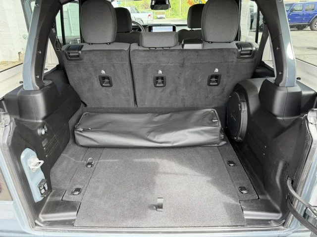 Used 2025 Anvil Clearcoat Jeep Backcountry image 18