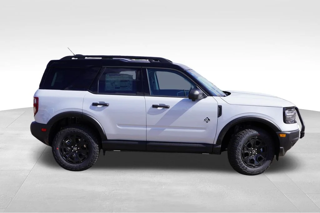 New 2026 Space White Metallic Ford Outer Banks image 2