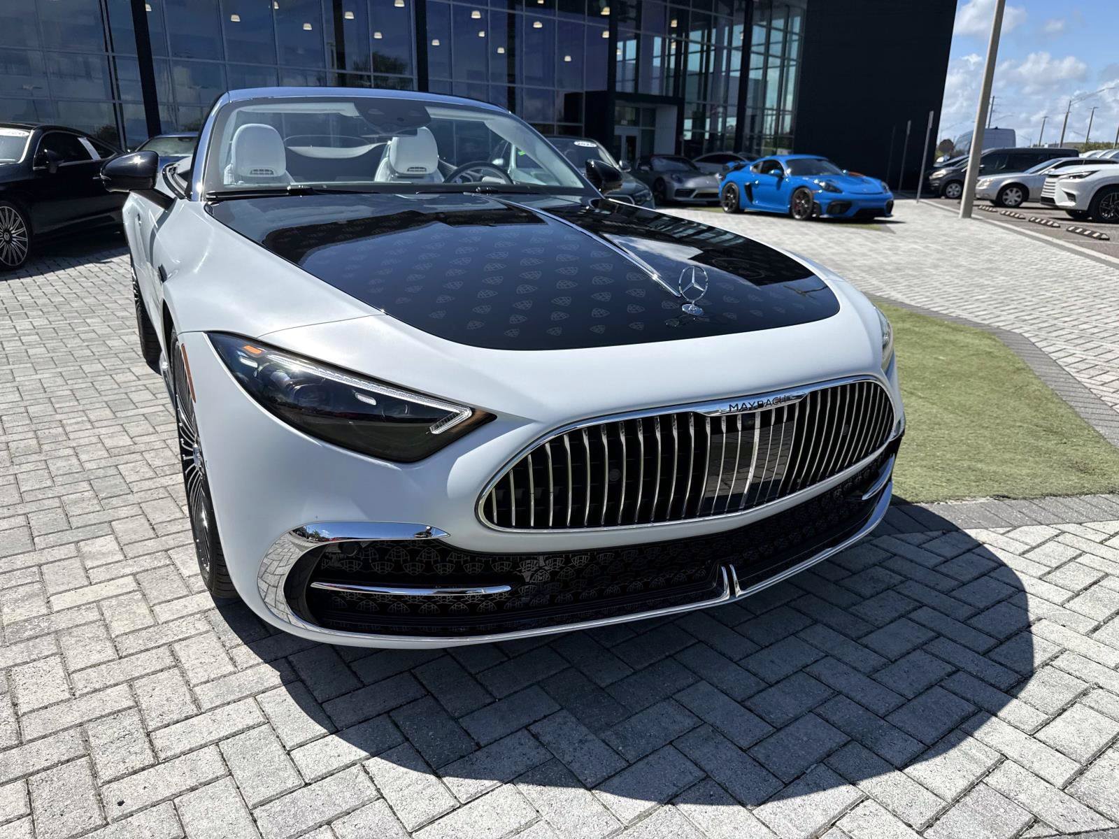 New 2027 Moonlight White Mercedes-Benz Maybach  680 Monogram Series Roadster image 8