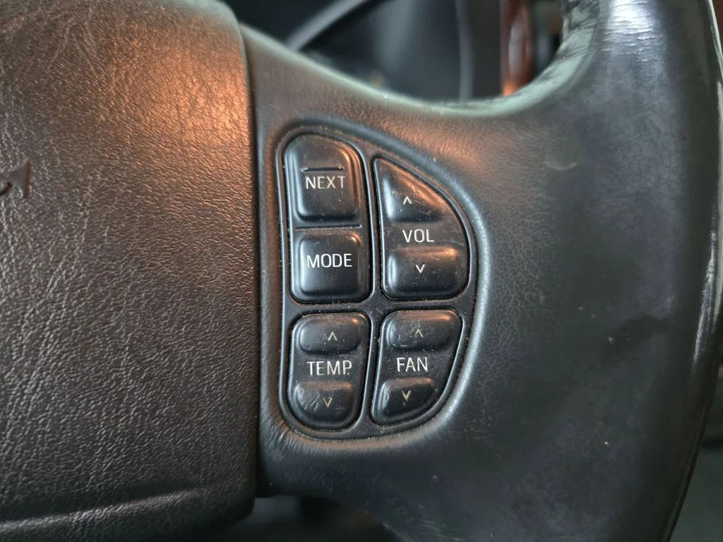 Used 2005 Black Clearcoat Ford Lariat image 14
