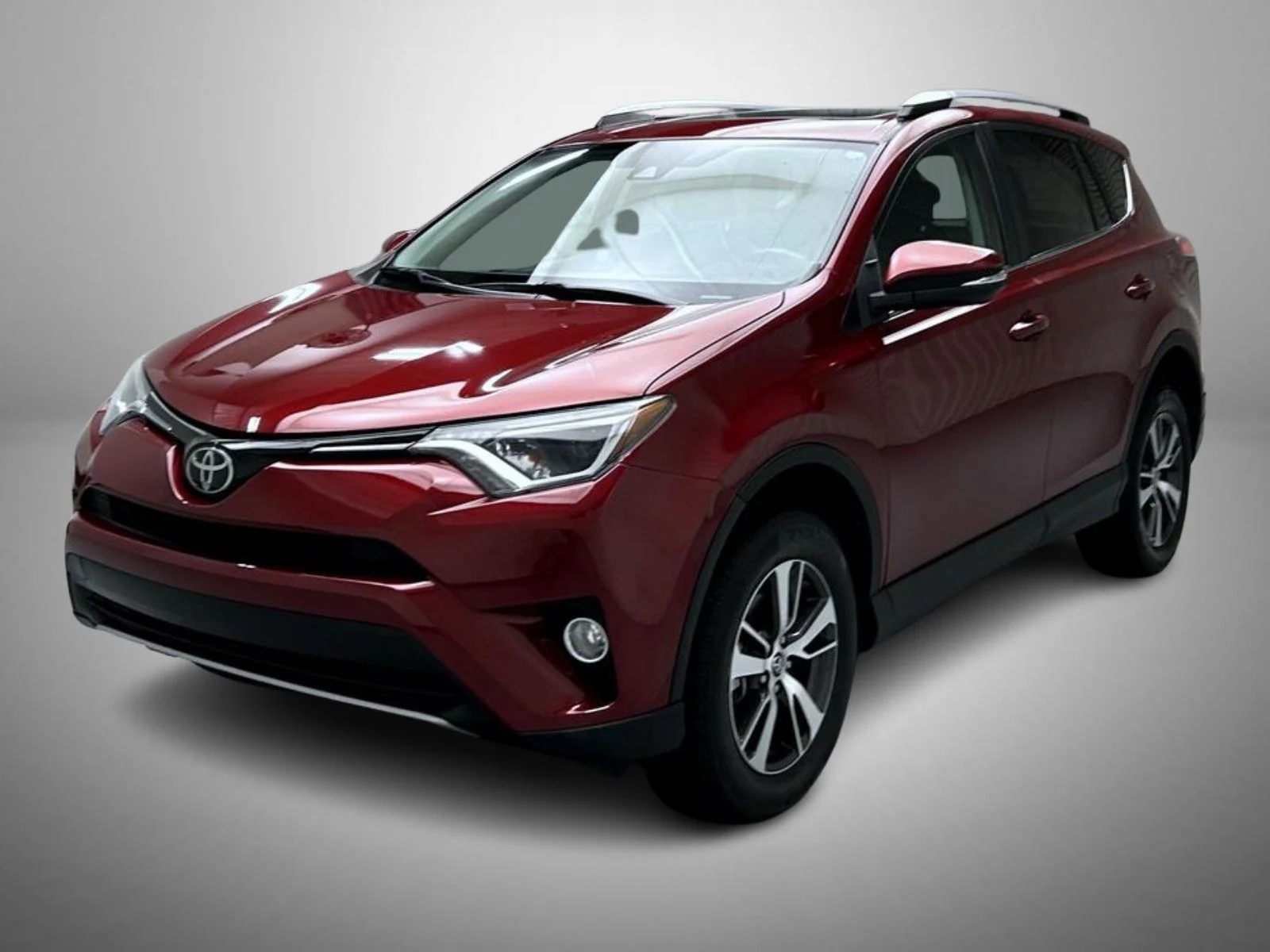 Used 2018 Red Toyota XLE image 1