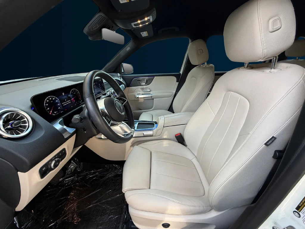 Used 2025  Mercedes-Benz GLB 250 image 10