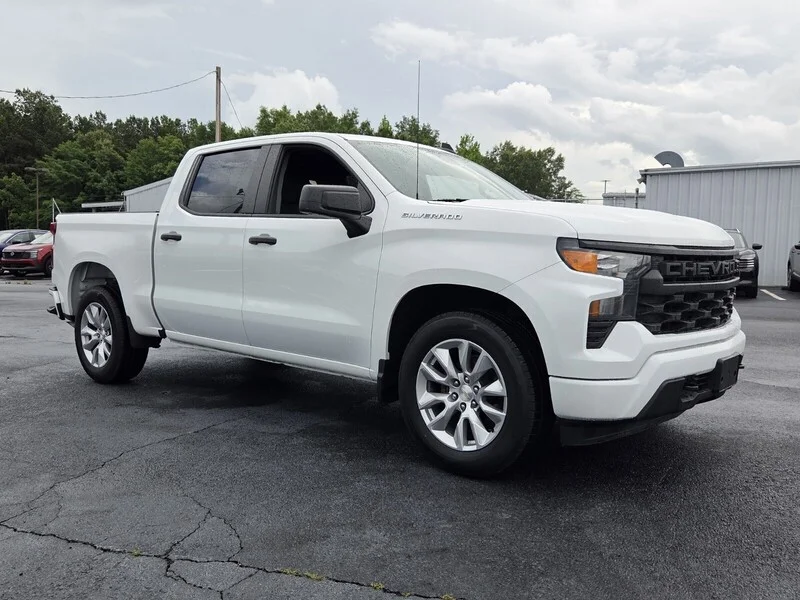 Used 2022 Summit White CHEVROLET CUSTOM image 7