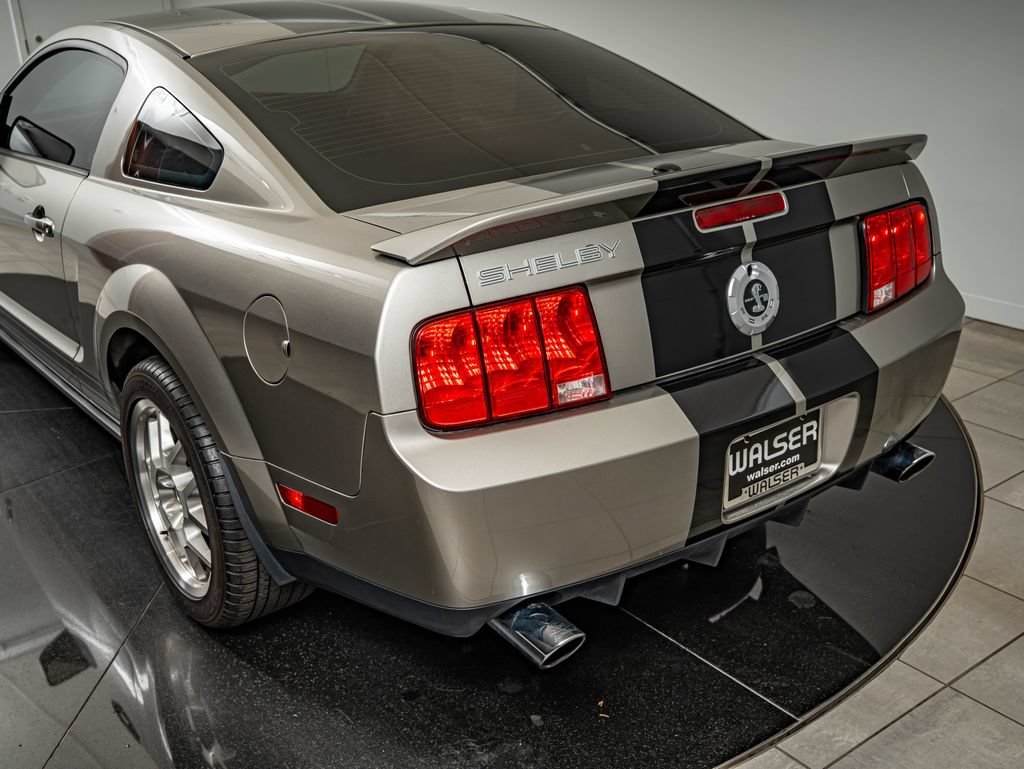 Used 2009 Vapor Silver Clearcoat Metallic Ford Shelby GT500 image 19
