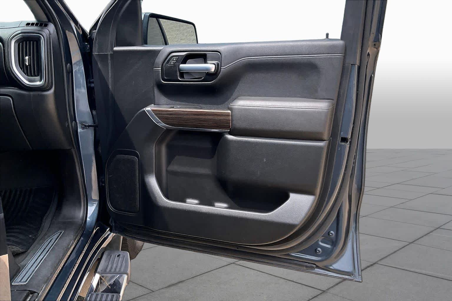 Used 2021 Shadow Gray Metallic Chevrolet LT image 23