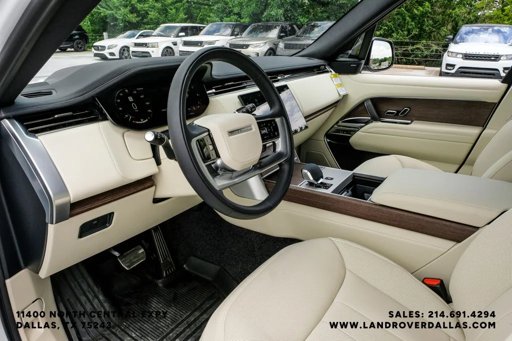 New 2026 Fuji White Land Rover SE image 2