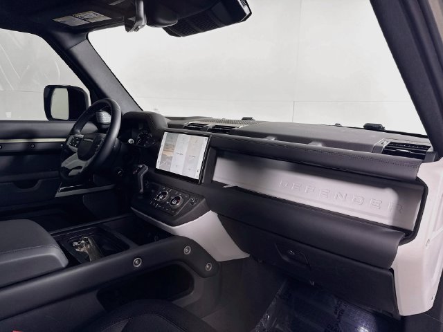 Certified Used 2023 Green Land Rover X-Dynamic SE image 31