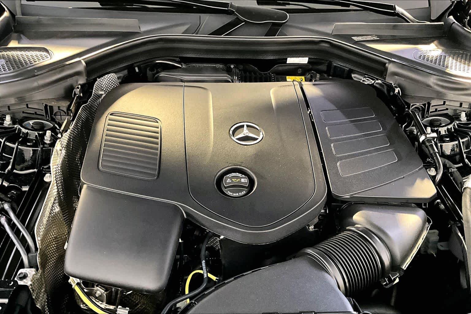 New 2026 040/Black Mercedes-Benz GLC 300 image 14