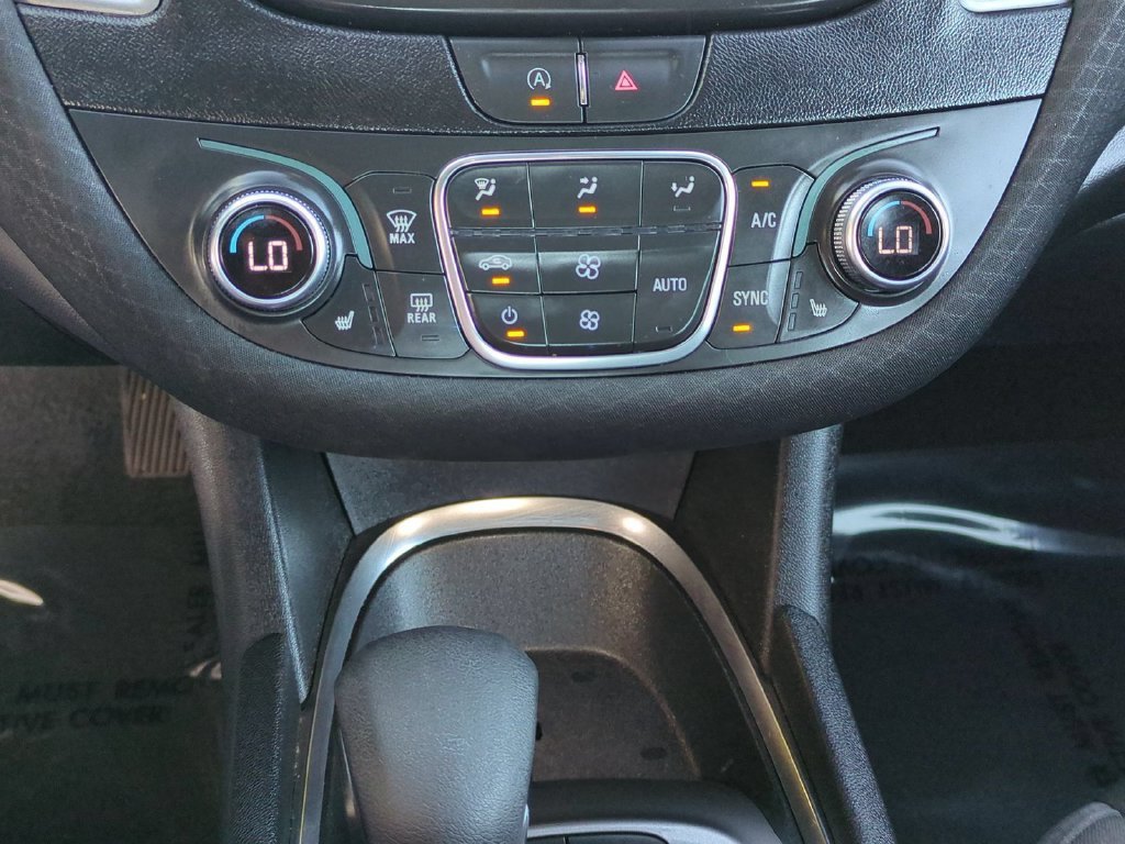 Used 2023 SUMMIT WHITE Chevrolet LT image 18