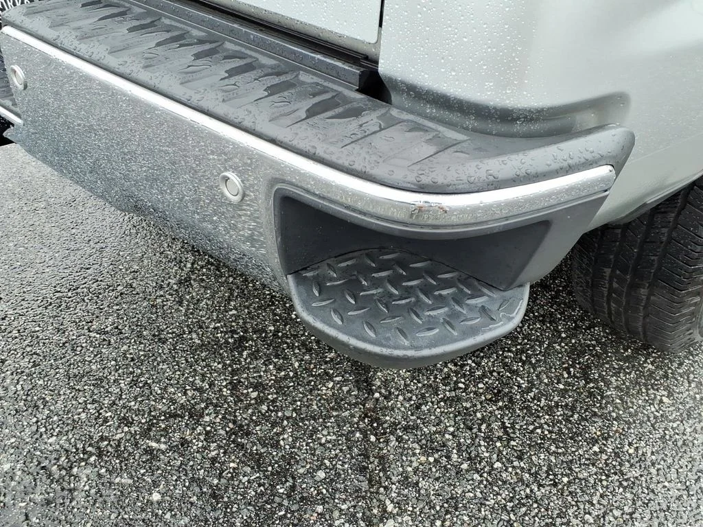 Used 2015 Silver Chevrolet LT image 34