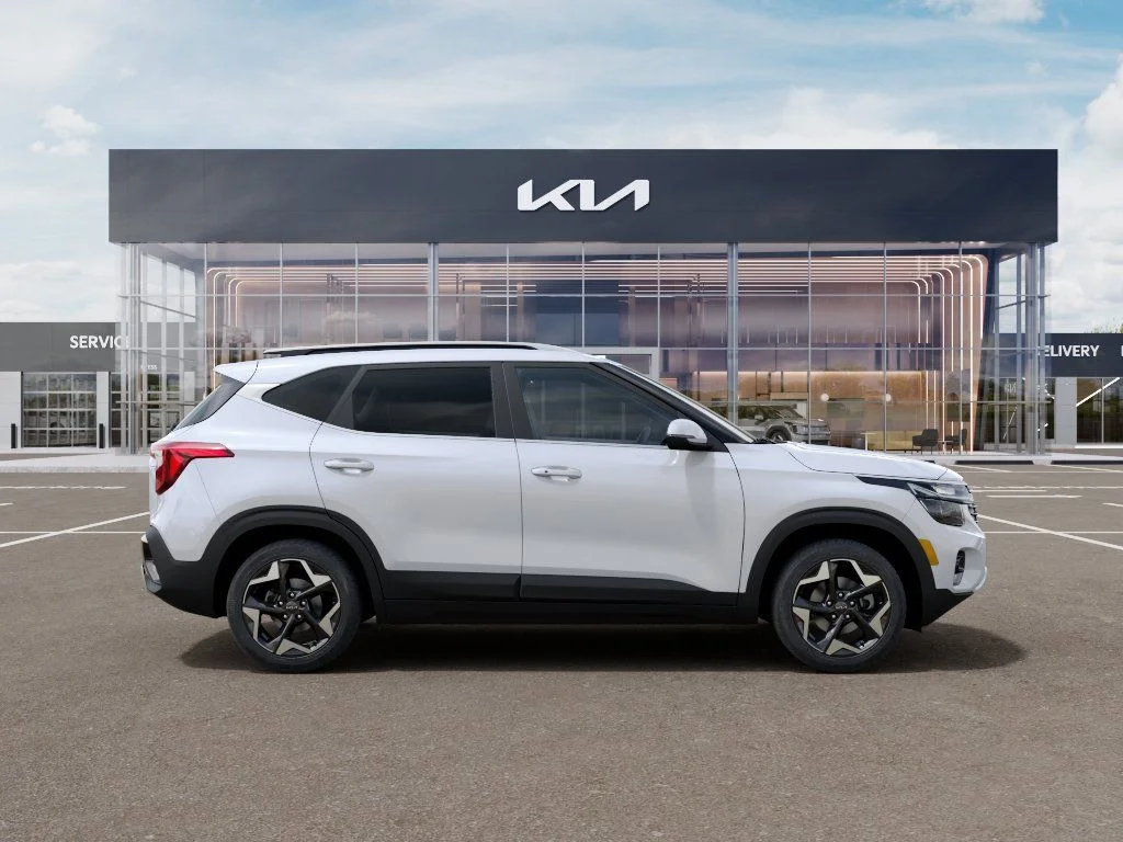 New 2026 Snow White Pearl Kia EX image 7