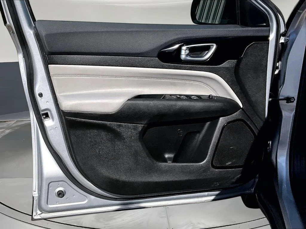 2025 Jeep Compass Limited - Photo 24