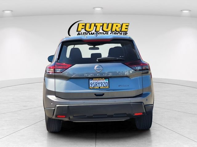 Used 2024 Gray Nissan SV image 8