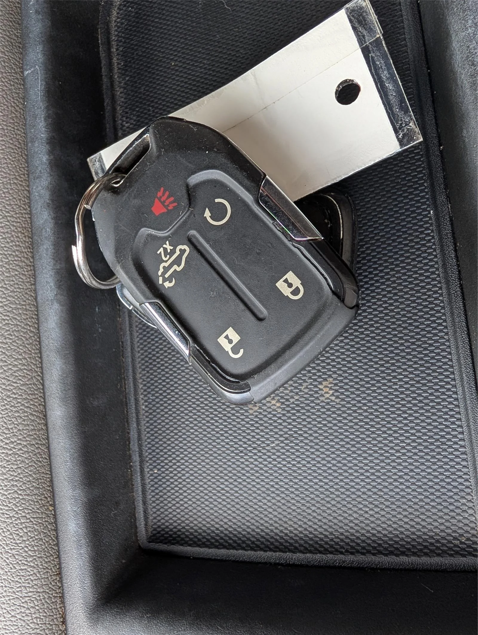 Used 2019 HAVANA BROWN METALLIC Chevrolet RST image 24
