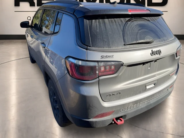 Used 2019 Silver Jeep Trailhawk image 8