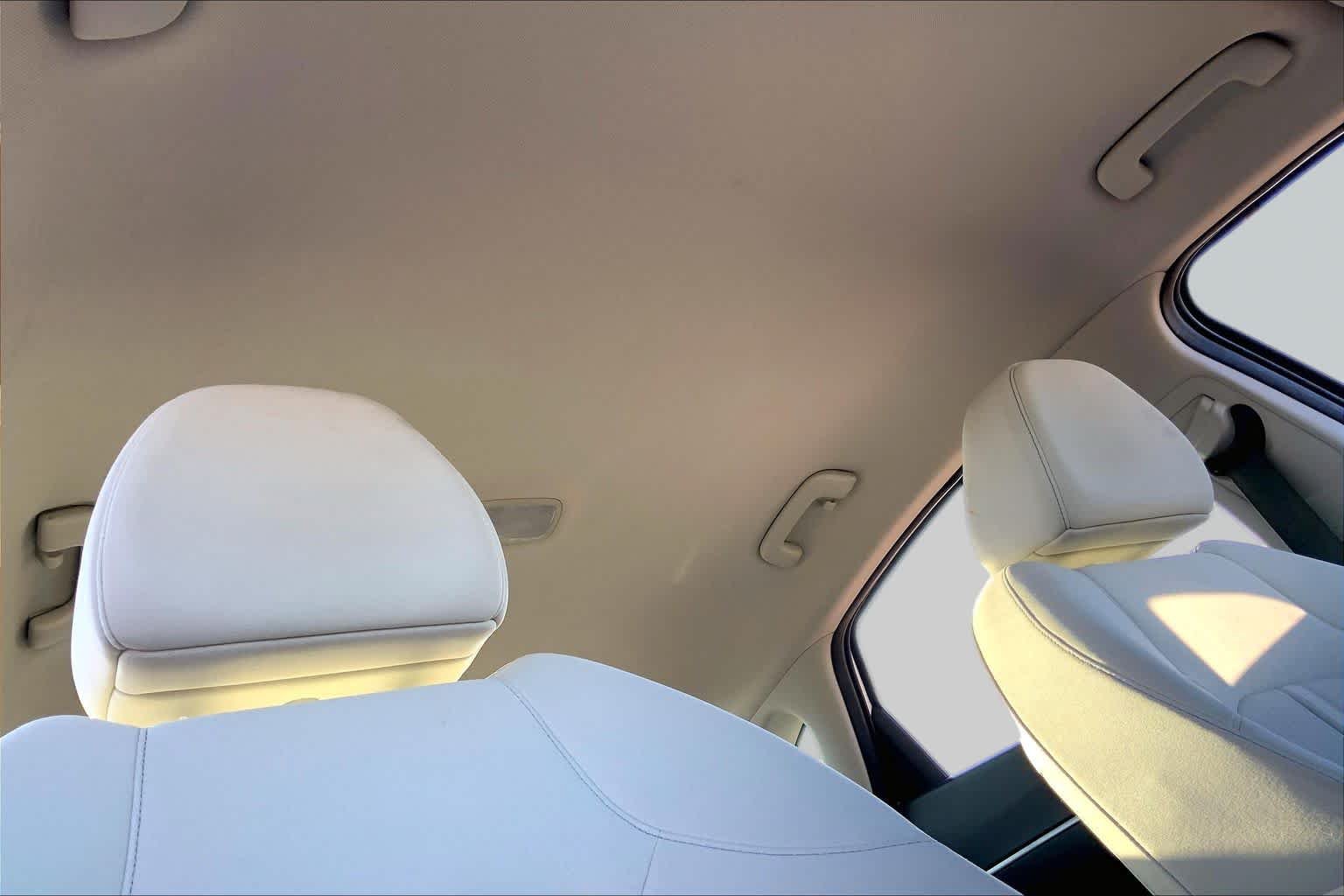 Used 2025 Serenity White Hyundai SEL image 13
