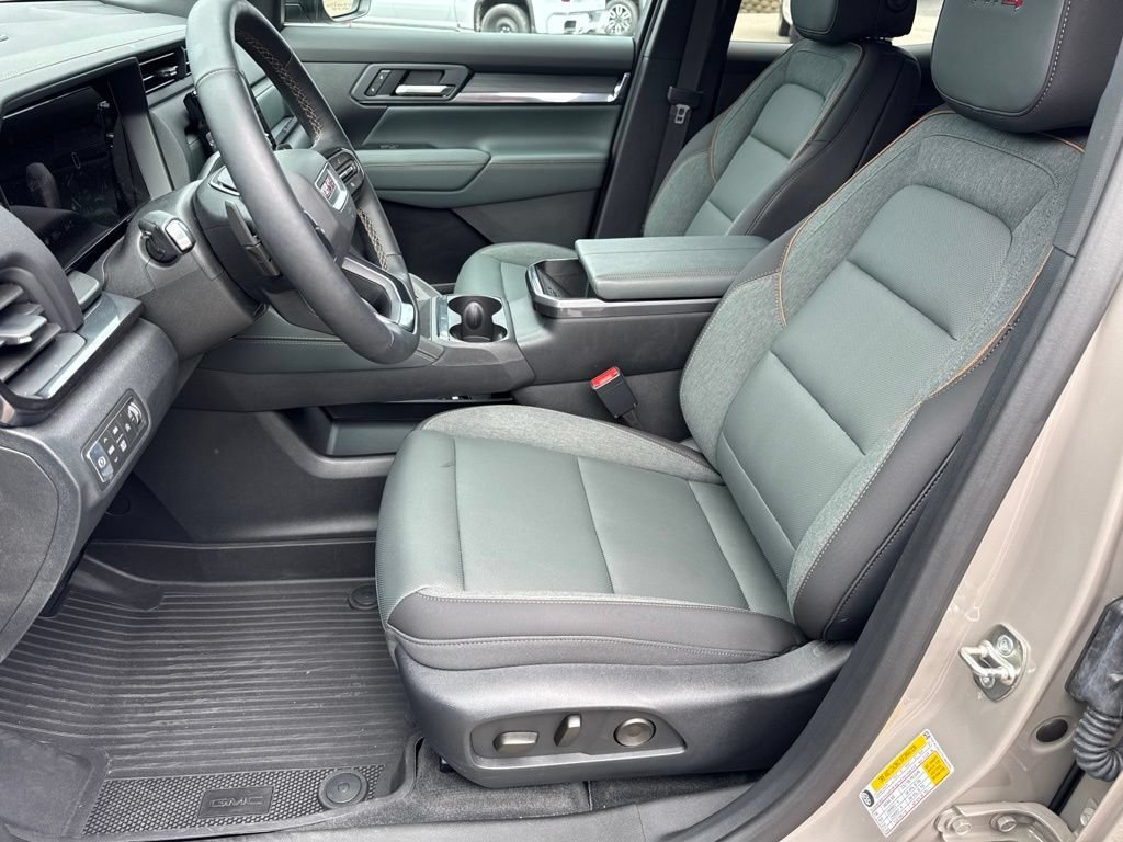 2026 GMC Terrain AT4 - Photo 7