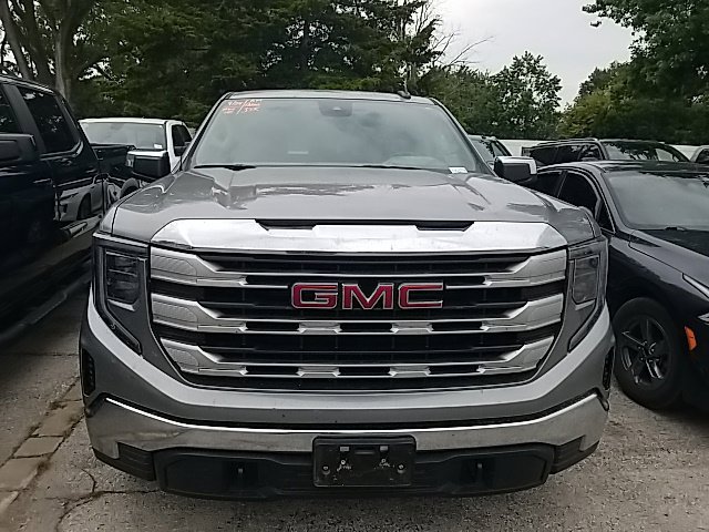 Used 2024 Sterling Metallic GMC SLE image 7
