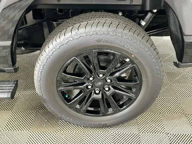 New 2026 Black Ford Platinum image 24