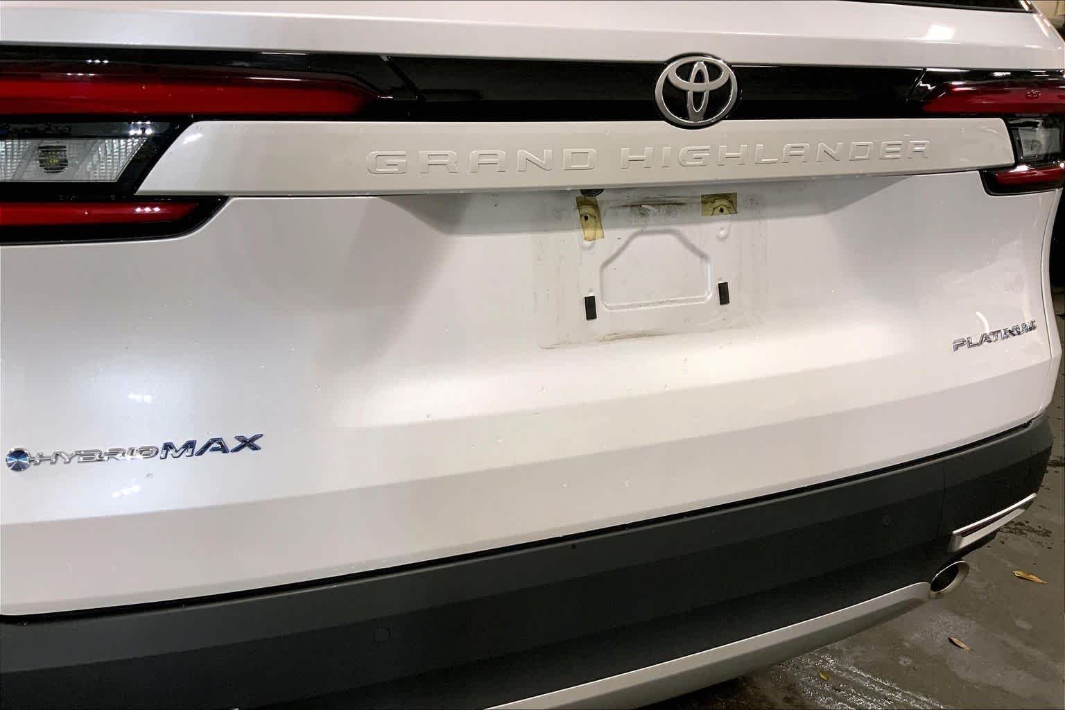 Used 2026 Wind Chill Pearl Toyota Hybrid MAX Platinum image 31