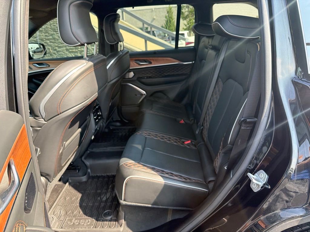 Used 2025 Black Jeep Summit Reserve image 13