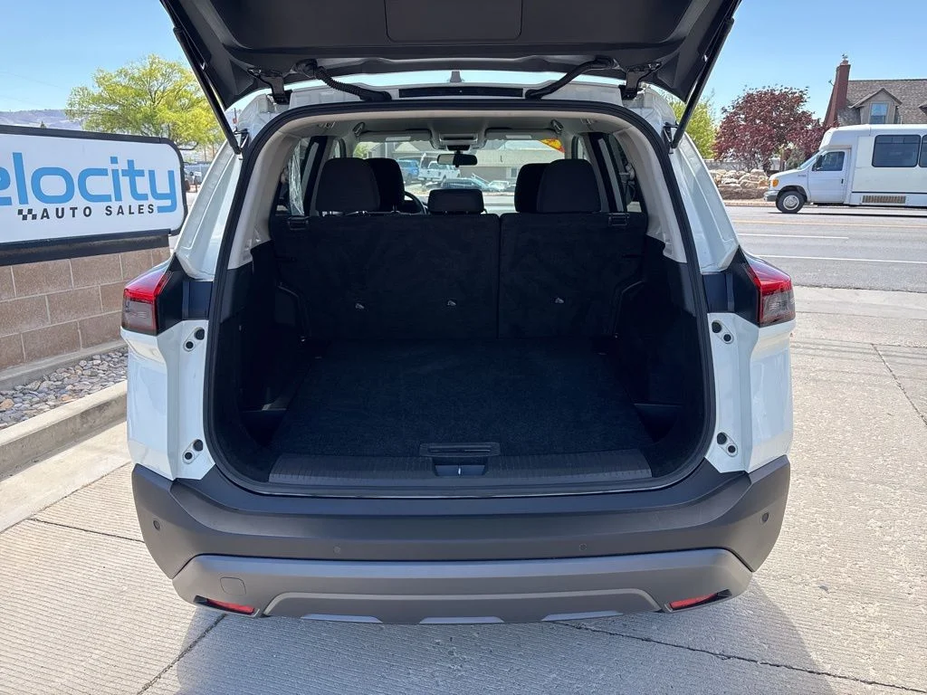 Used 2023 White Nissan S image 6