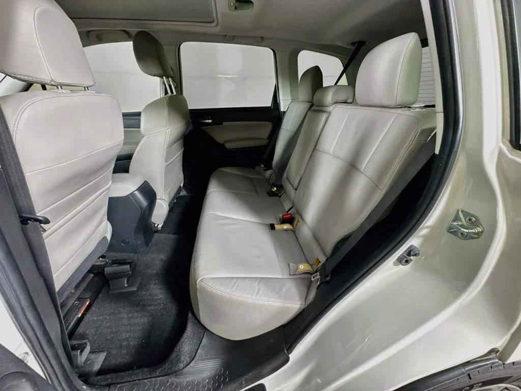 Used 2015 White Subaru 2.5i Touring image 30