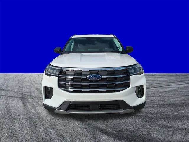 New 2026 Star White Metallic Tri-Coat Ford Active image 9