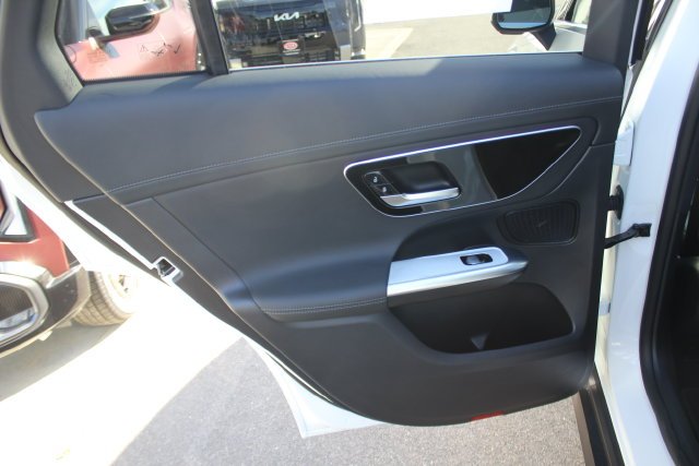 Used 2025 White Mercedes-Benz GLC 300 image 23