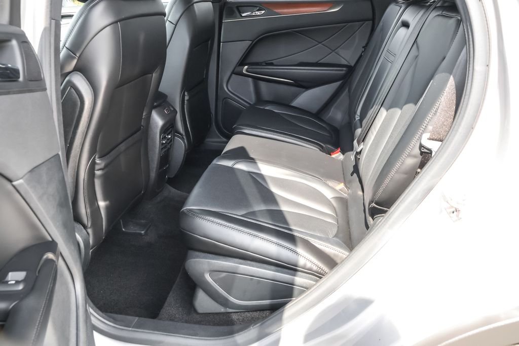 Used 2017 Silver Lincoln Reserve image 30