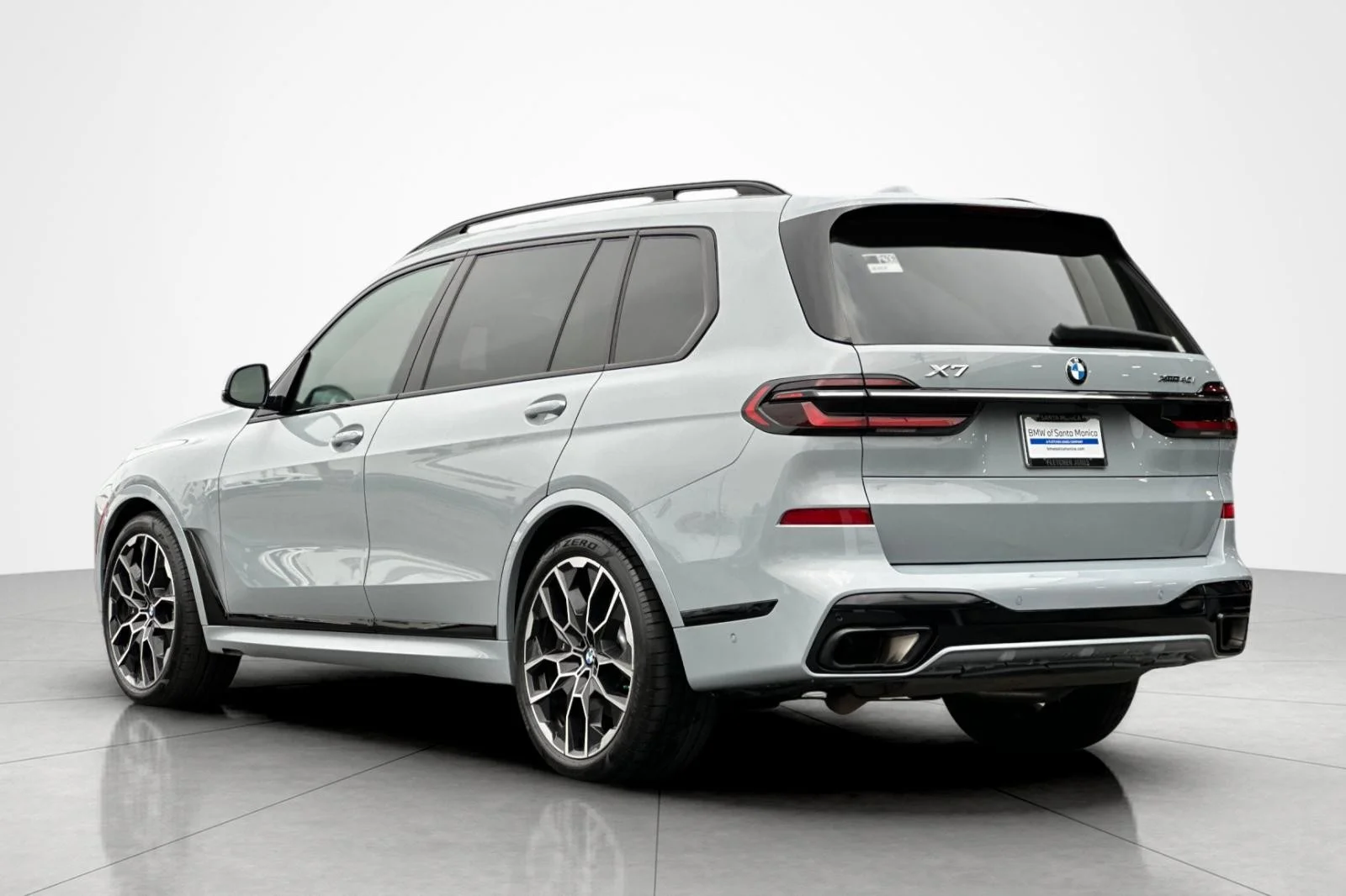 Used 2023 Brooklyn Grey Metallic BMW xDrive40i image 3