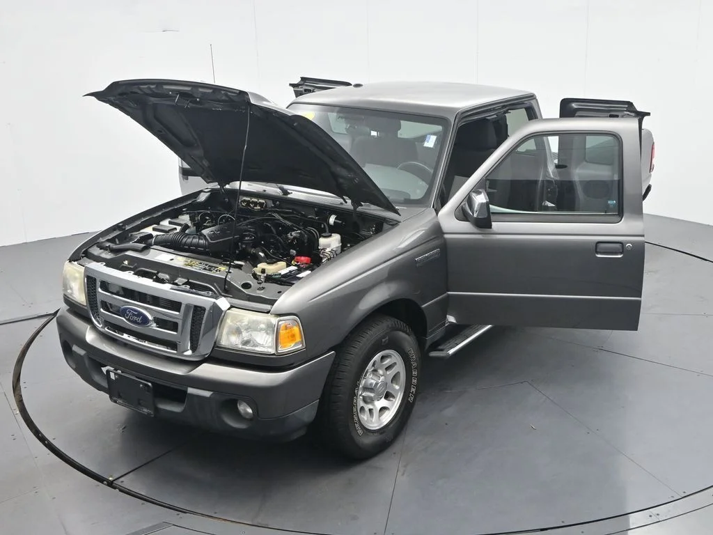 Used 2011 Dark Shadow Gray Metallic Ford XLT image 43