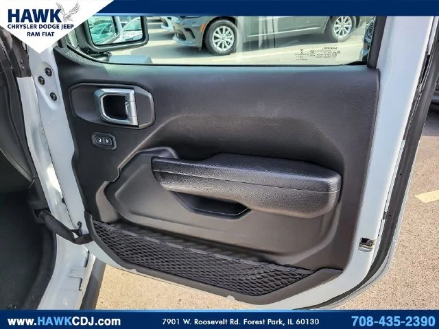 Used 2023 White Jeep Rubicon 4xe image 28