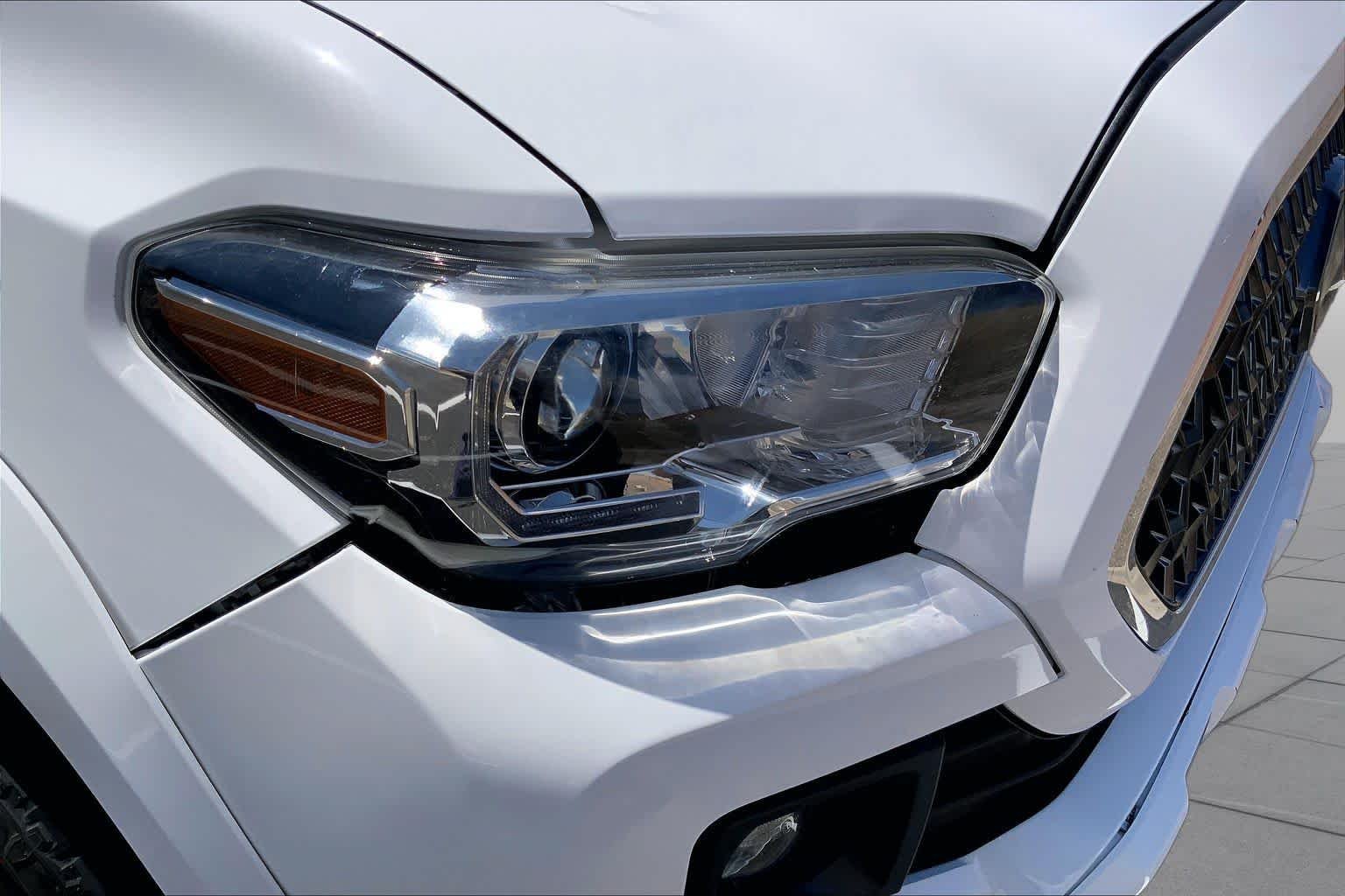 Used 2019 Super White Toyota TRD Sport image 24