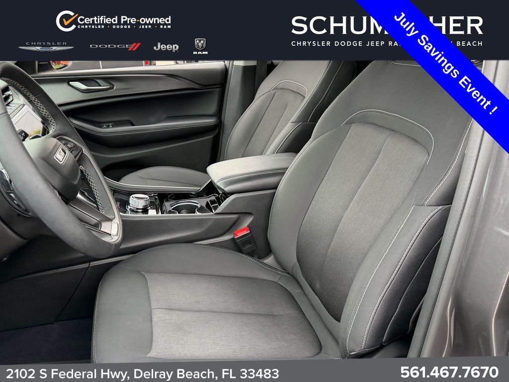Used 2023 Gray Jeep Laredo image 10
